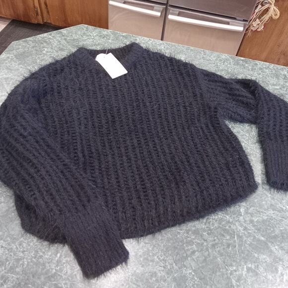 NWT Universal Thread Women Black Crewneck Open Knit Sweater Size Medium Coastal - Picture 2 of 9